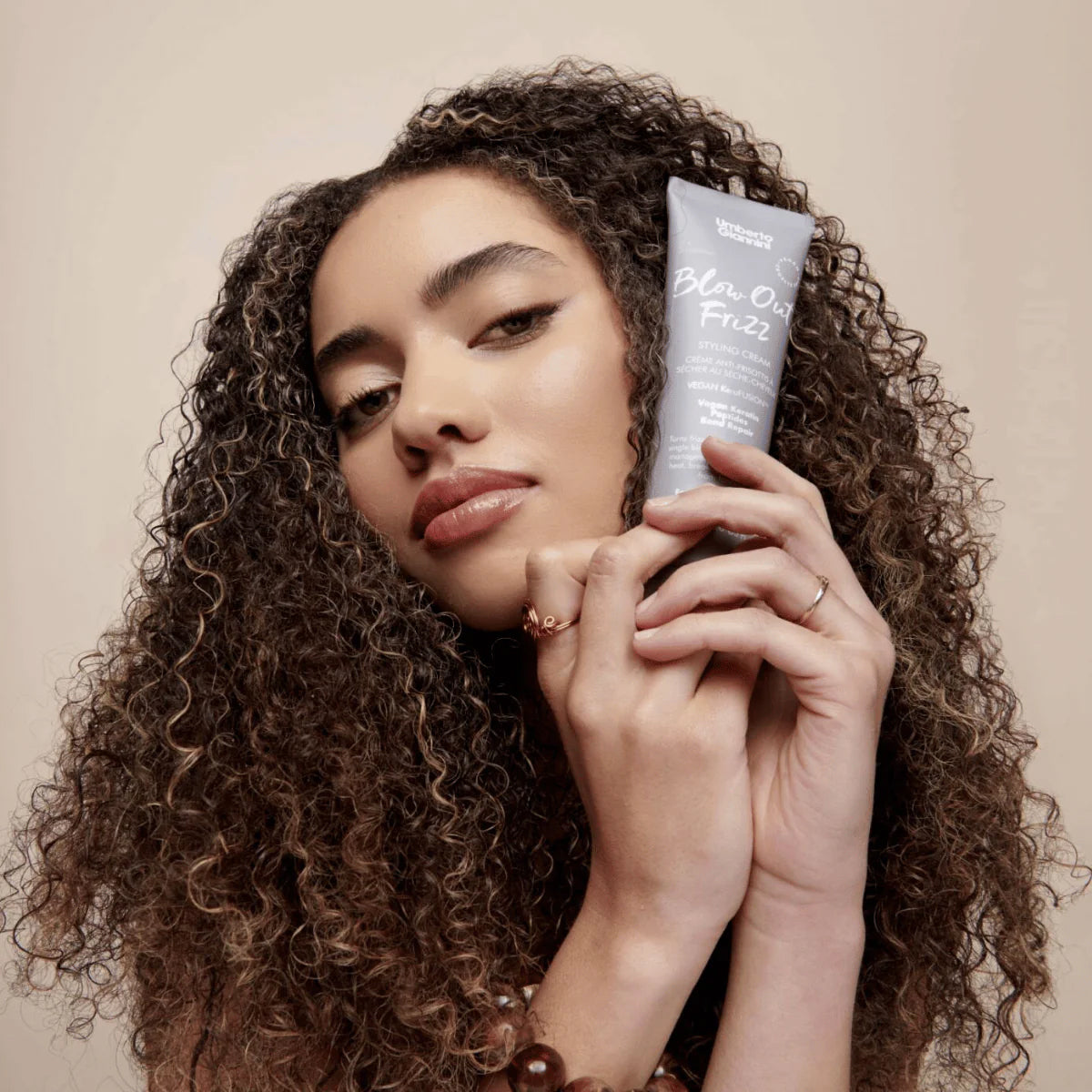 umberto-giannini_Blow-Out-Frizz-Styling-Cream-150ml_5060472672759