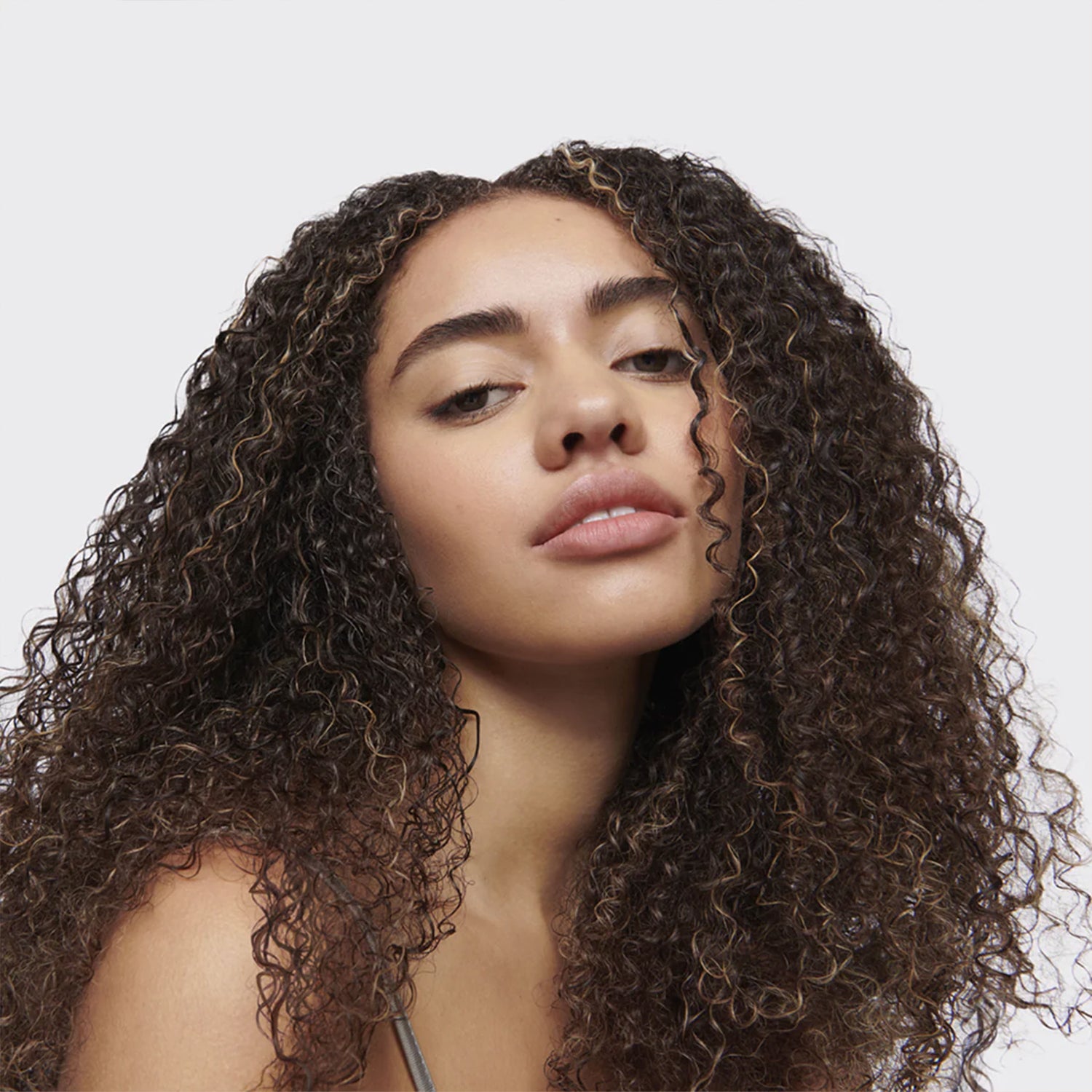 umberto-giannini_Weatherproof-Hold-Anti-Humidity-Frizz-Free-Hairspray-200ml_5060472673114_U265_e